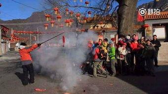 春节放炮视频,喜庆氛围下的传统习俗瞬间